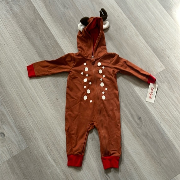 Cat & Jack Other - Cat & Jack NWT Baby One Piece Reindeer Outfit 6-9Months